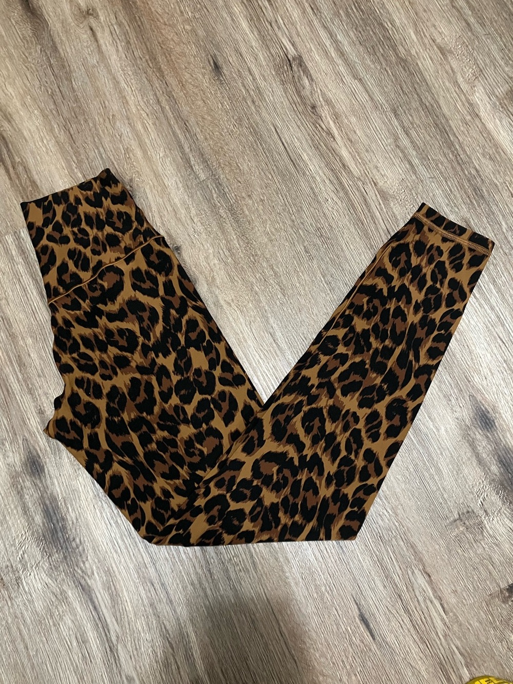 Aerie Cross Front Leopard Leggings size S
